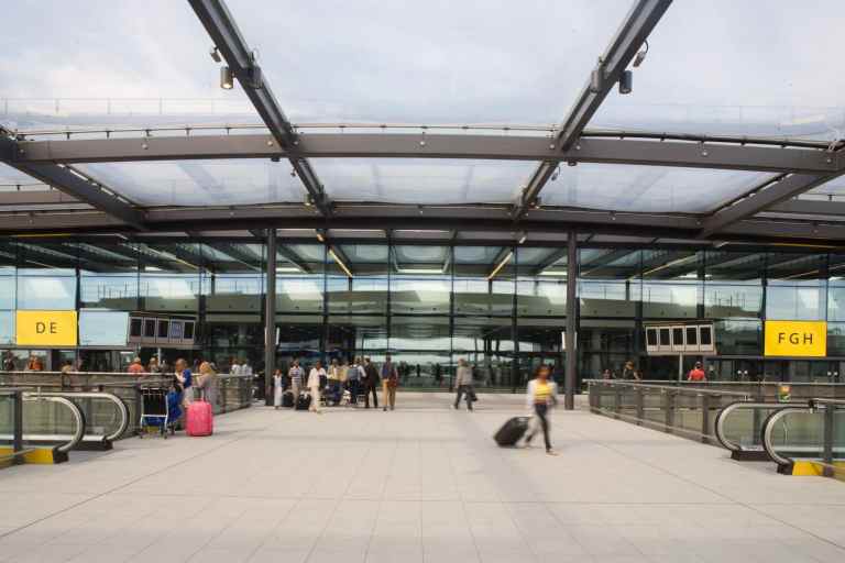 aviation-Airports-in-the-UK-make-baggage-screening-easier