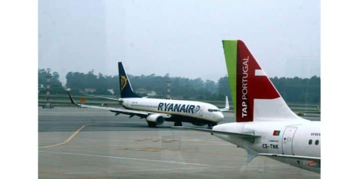 Aerien Les pilotes de Delta soutiennent une greve potentielle