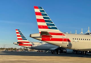 Avions American depose gratuitement les premiers bagages pour les passagers