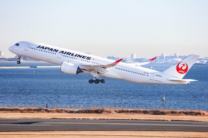 Aeronautique Japan Airlines obtient la note Skytrax 5 etoiles pour